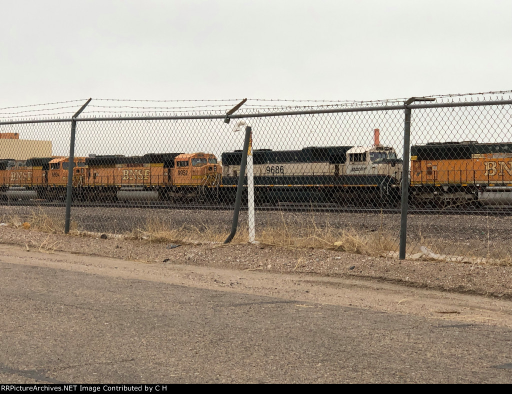 BNSF 9686/9952/8894